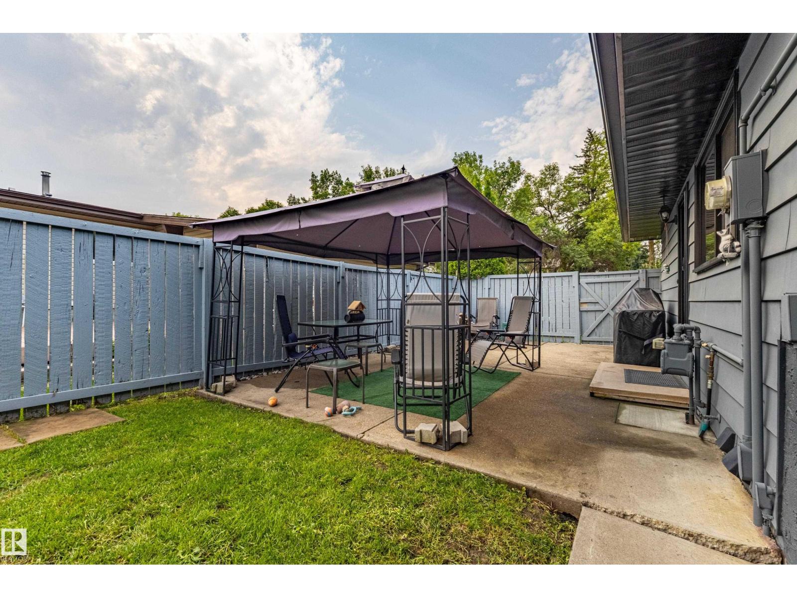 14 BRUNSWICK CR - 42