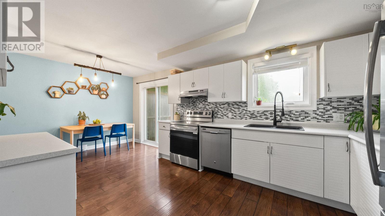 Property 21 of 40 of 193 Greenwood Avenue