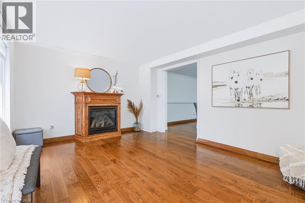 34 PEACHTREE Crescent - Image 9