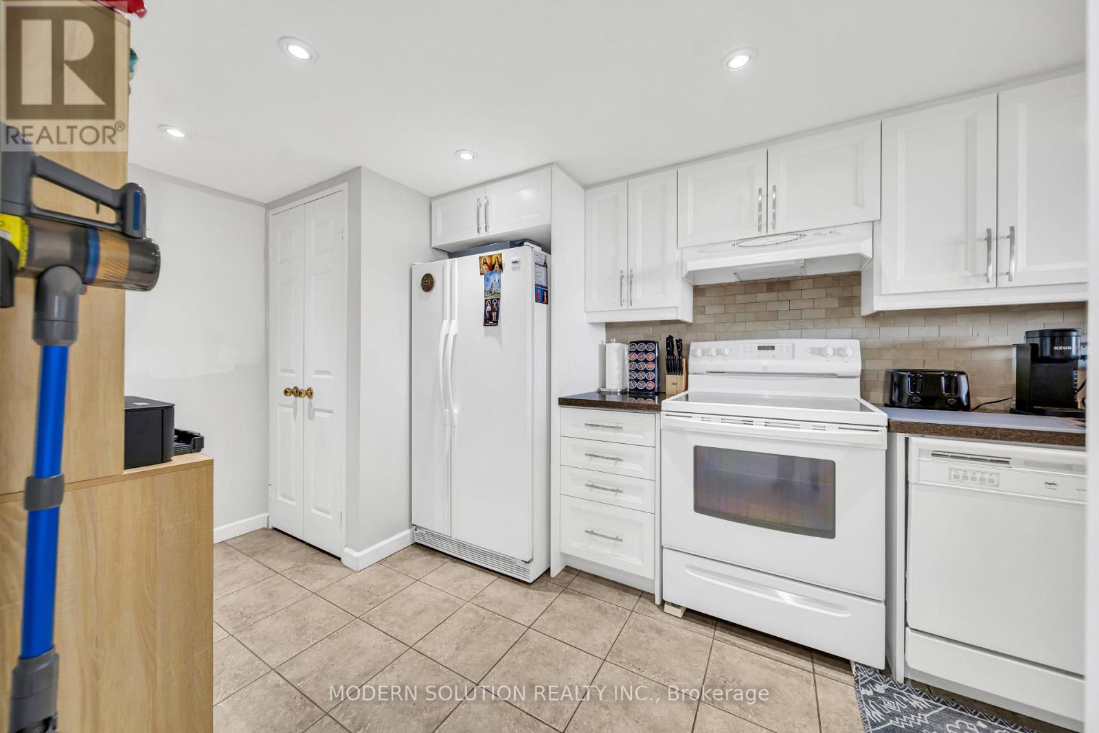 #501 20 CHERRYTREE DRIVE - Image 18