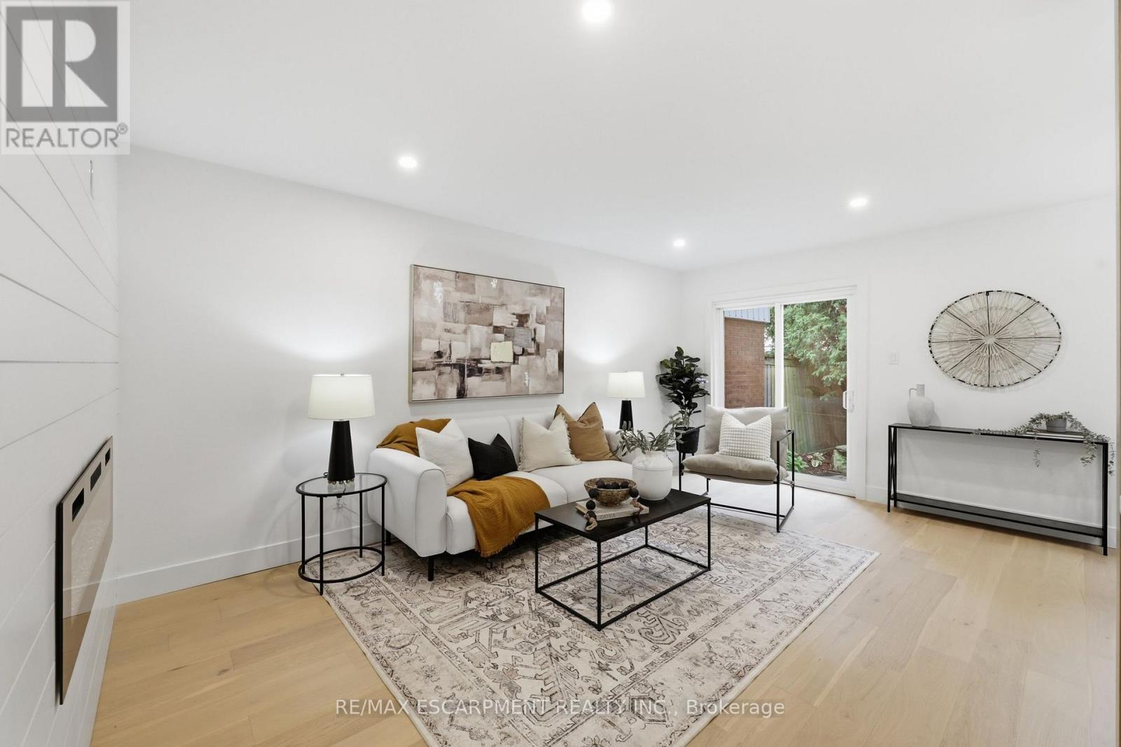 #106 5095 PINEDALE AVENUE - 8