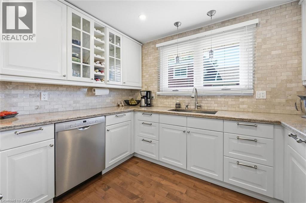 309 HAWKRIDGE Avenue - Image 11