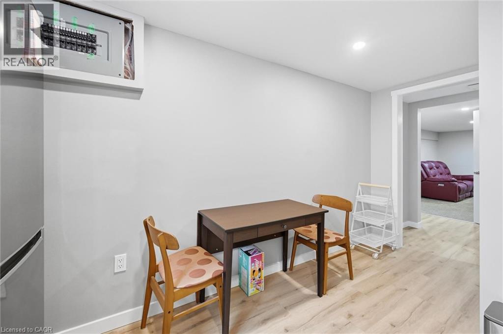 309 HAWKRIDGE Avenue - 38