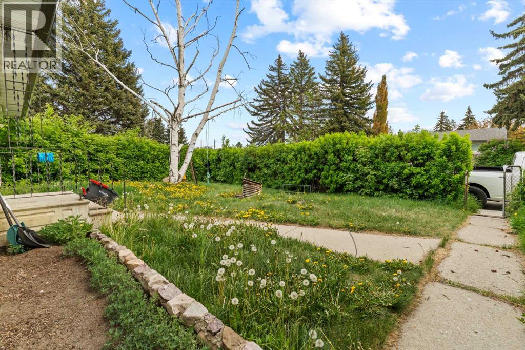 616 34 Avenue NE - 11