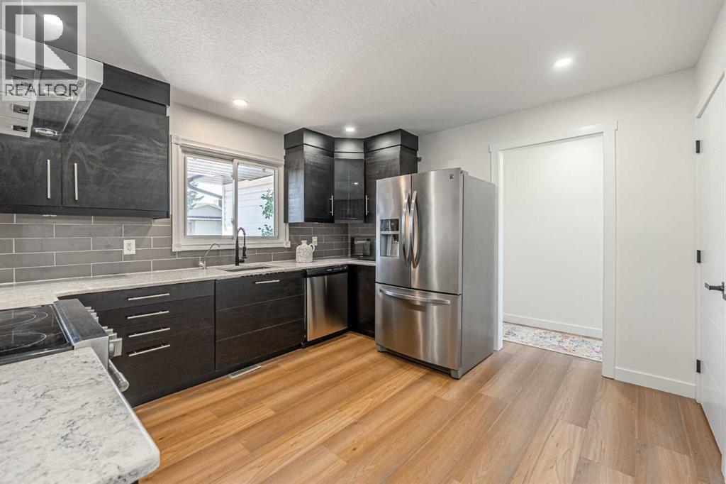 20 Castlegrove Way NE - 11