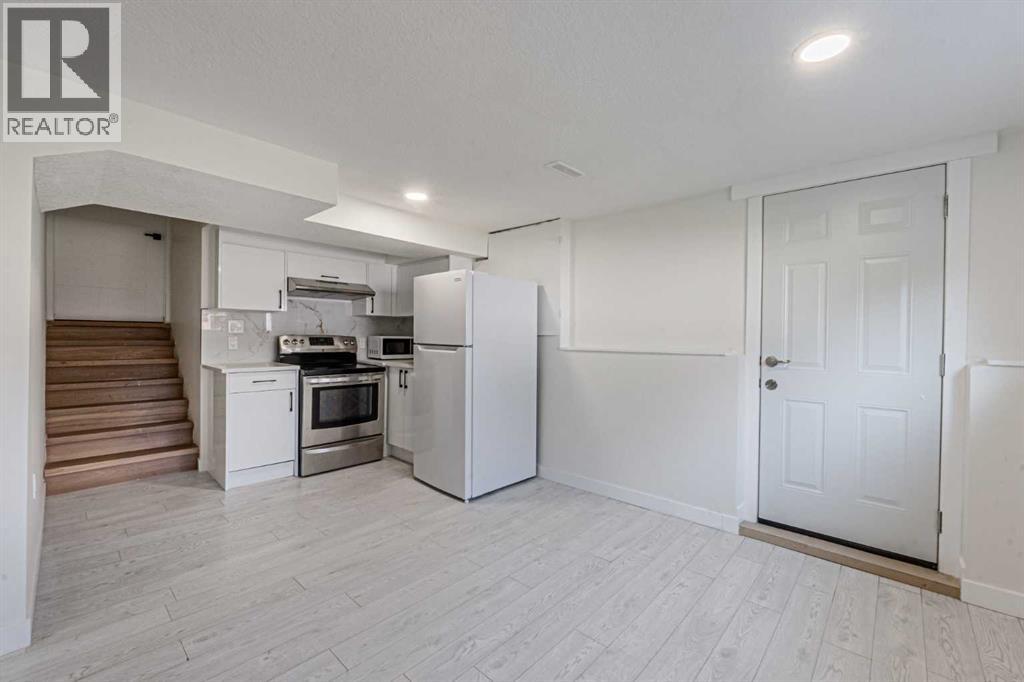 20 Castlegrove Way NE - 30