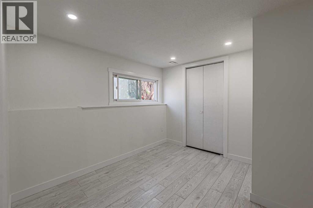20 Castlegrove Way NE - 33
