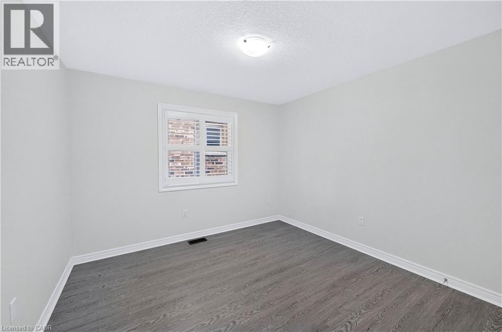 1149 UPPER THAMES Drive - Image 37