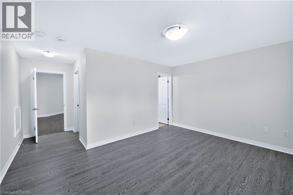 1149 UPPER THAMES Drive - Image 26