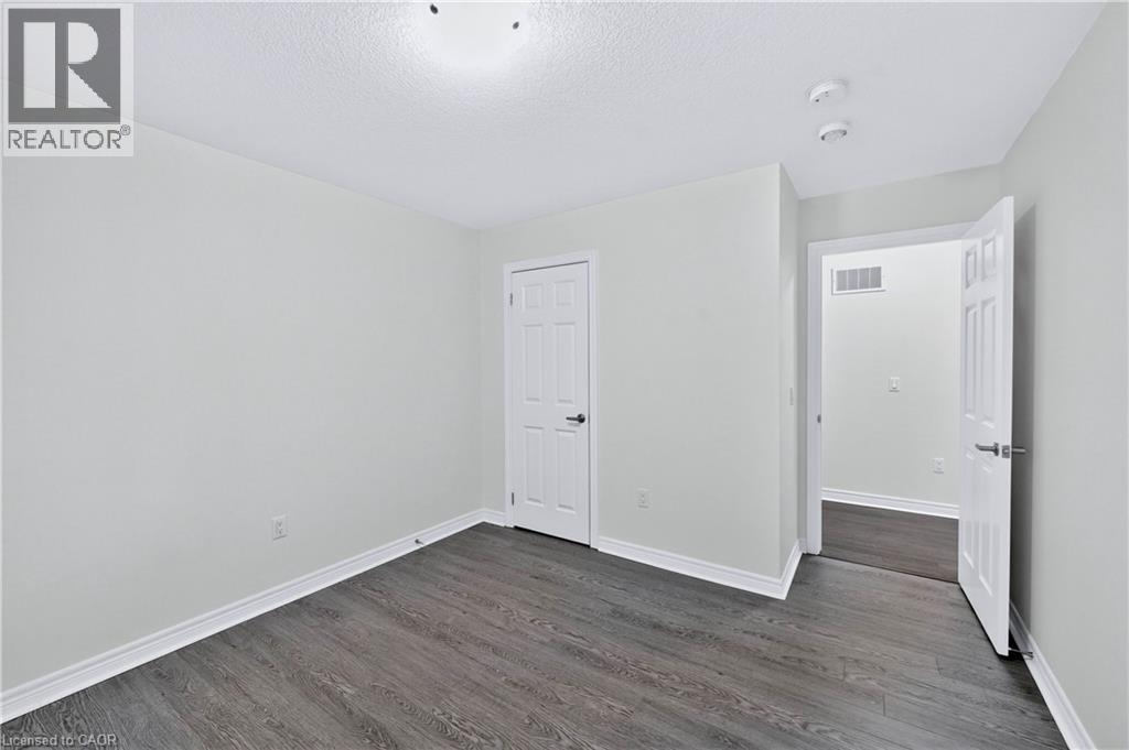 1149 UPPER THAMES Drive - Image 39