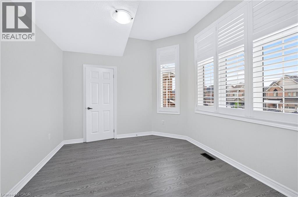 1149 UPPER THAMES Drive - 30