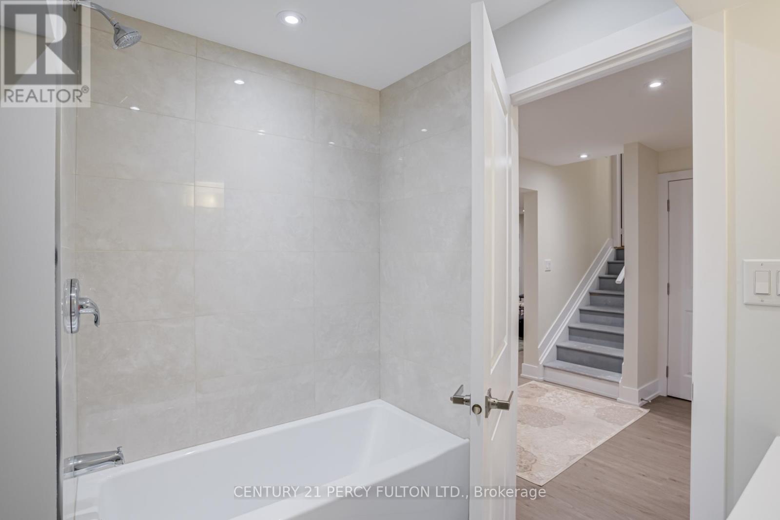 3B NORBURY CRESCENT - 36
