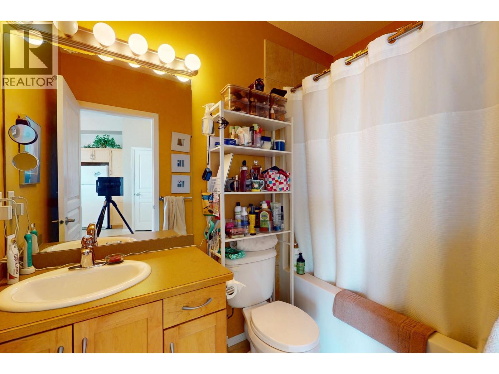 #212 1327 St Paul Street - 33