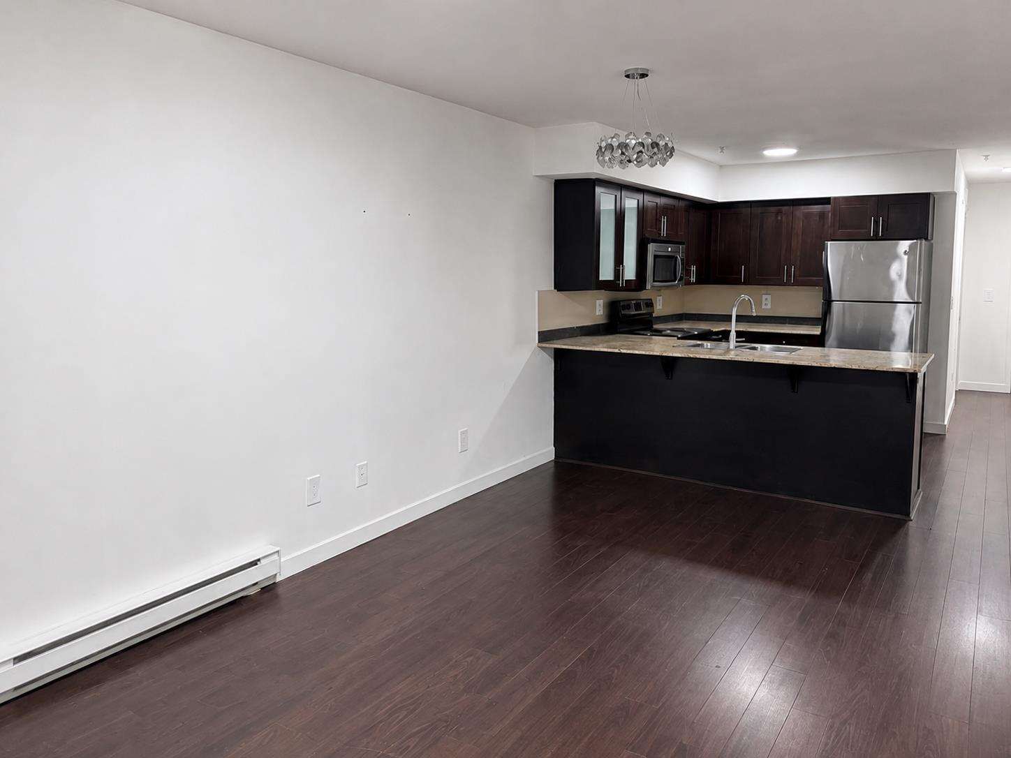 #107 13958 108 AVE, Surrey, British Columbia, V3T0B4, Surrey, British Columbia — photo 2 of 5