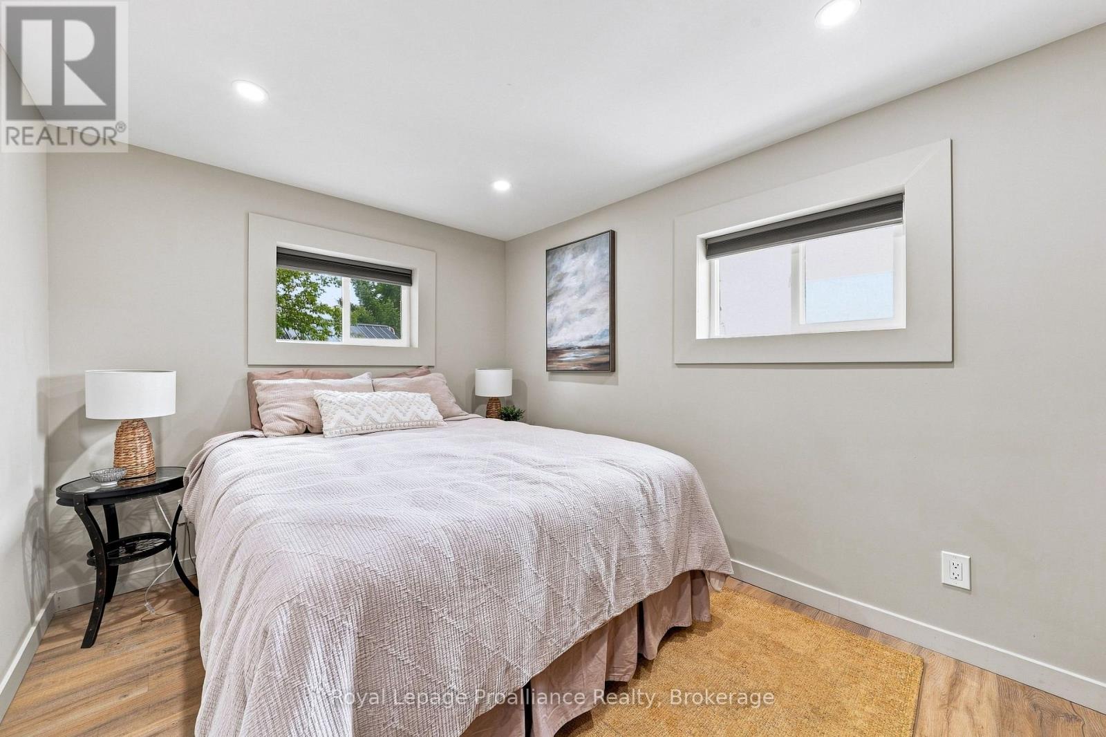 161 UNIVERSITY AVENUE - 16