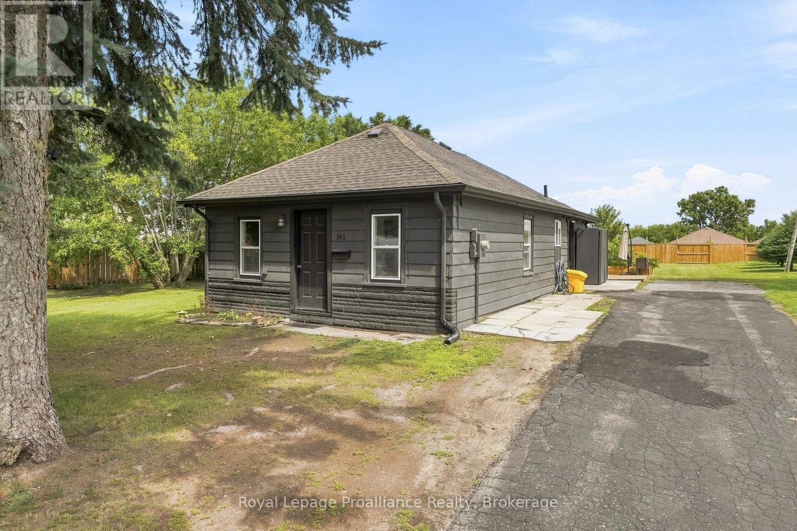 161 UNIVERSITY AVENUE - 2