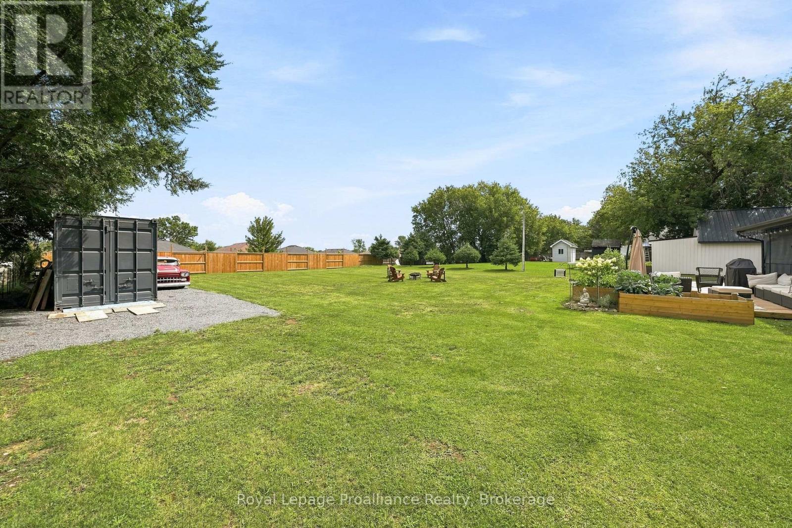 161 UNIVERSITY AVENUE - 26