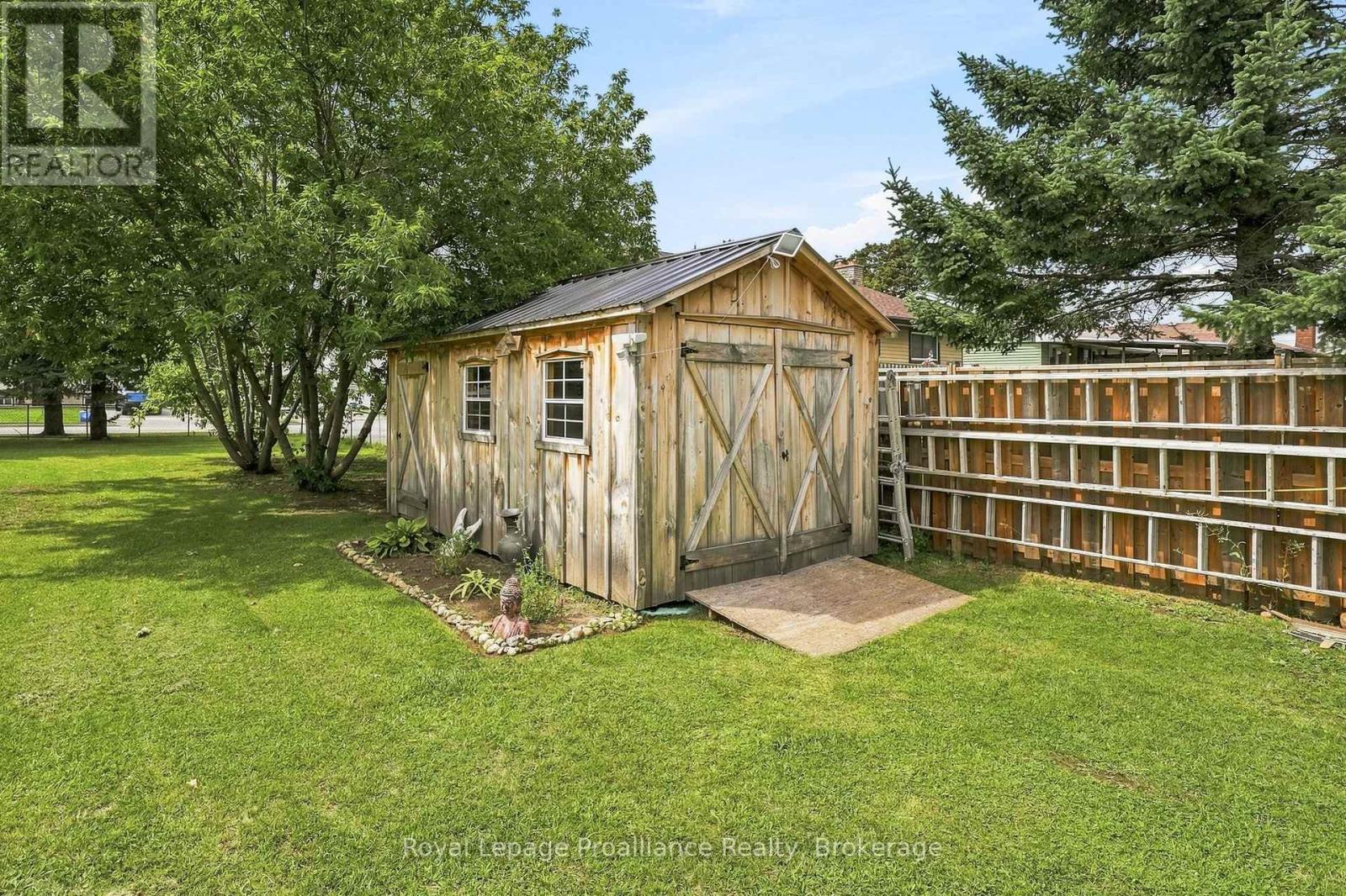 161 UNIVERSITY AVENUE - 27