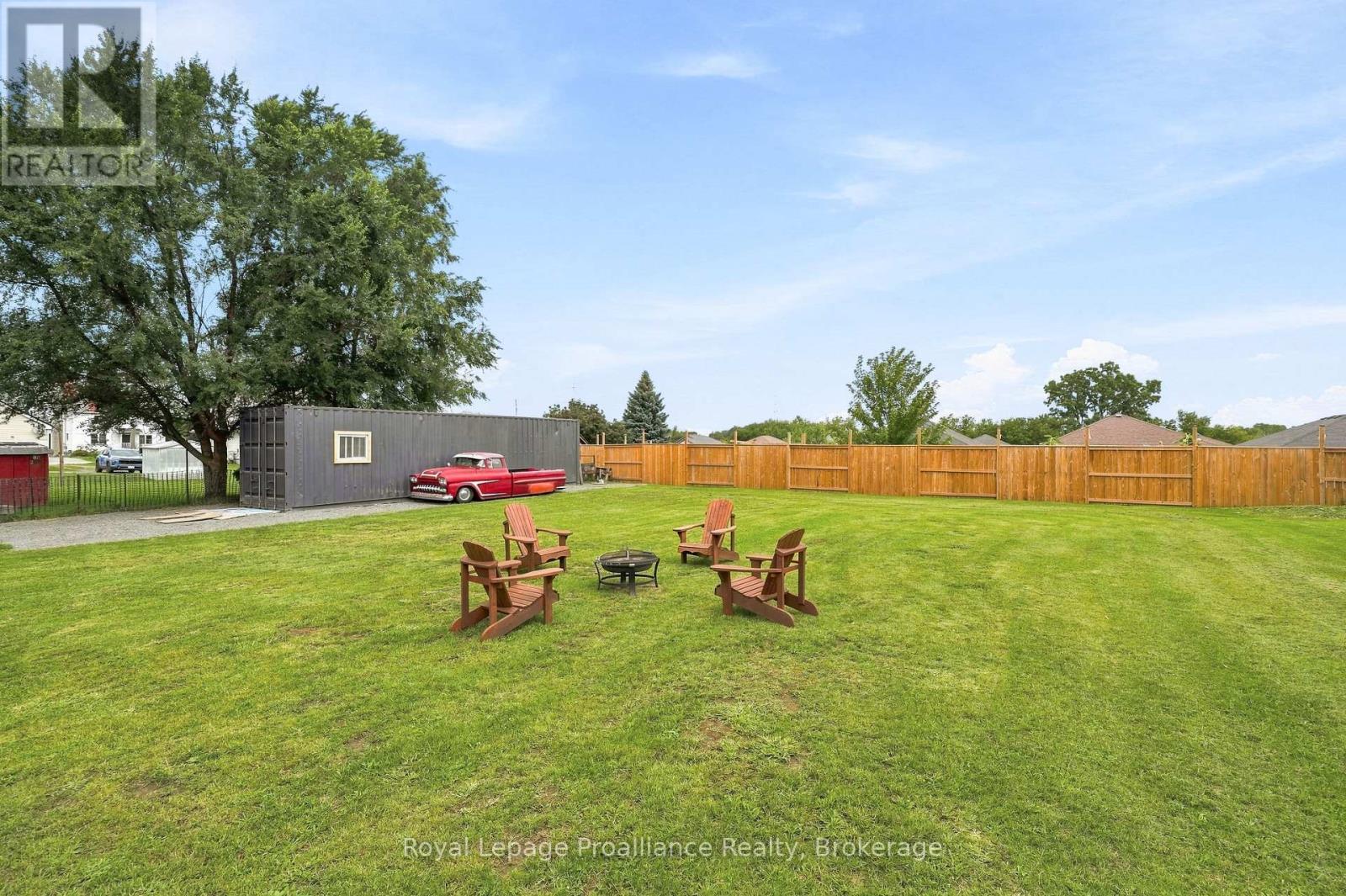 161 UNIVERSITY AVENUE - 29