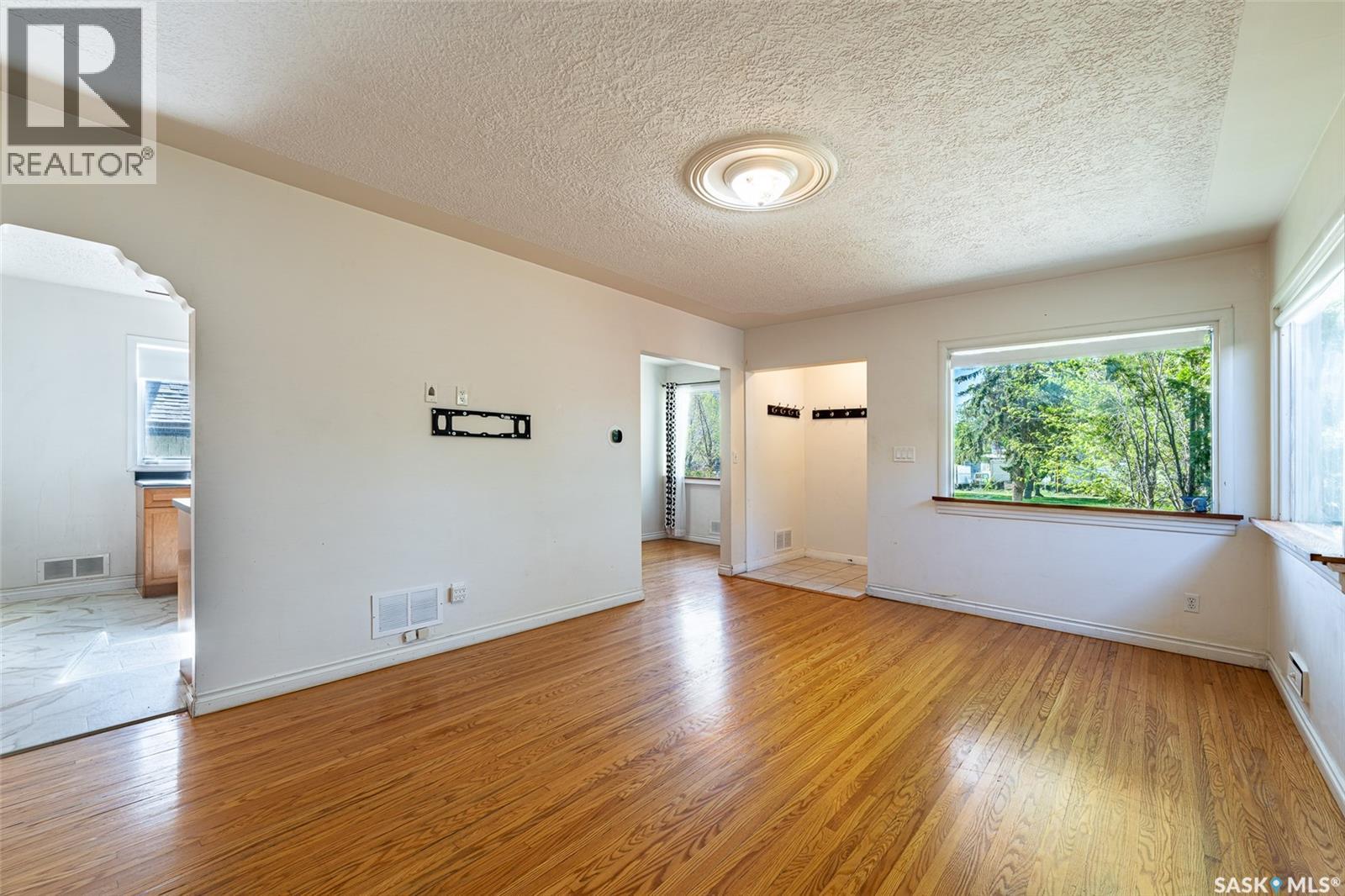 204 25th STREET W - Image 9