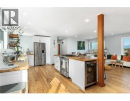 Kitchen - 631 Warden Cds, Campbell River, BC V9W3Y4 Photo 12