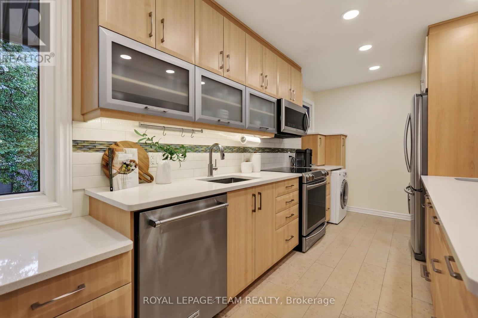 #30 655 RICHMOND ROAD - Image 14