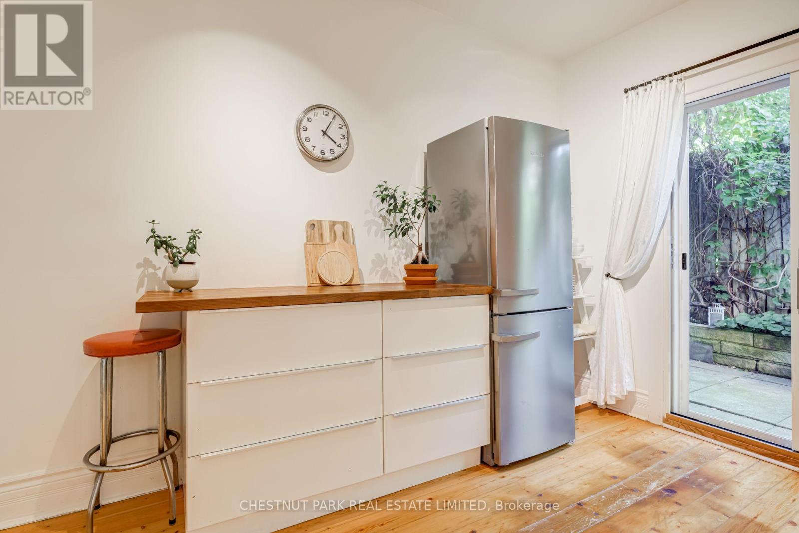 10 SACKVILLE PLACE - 12