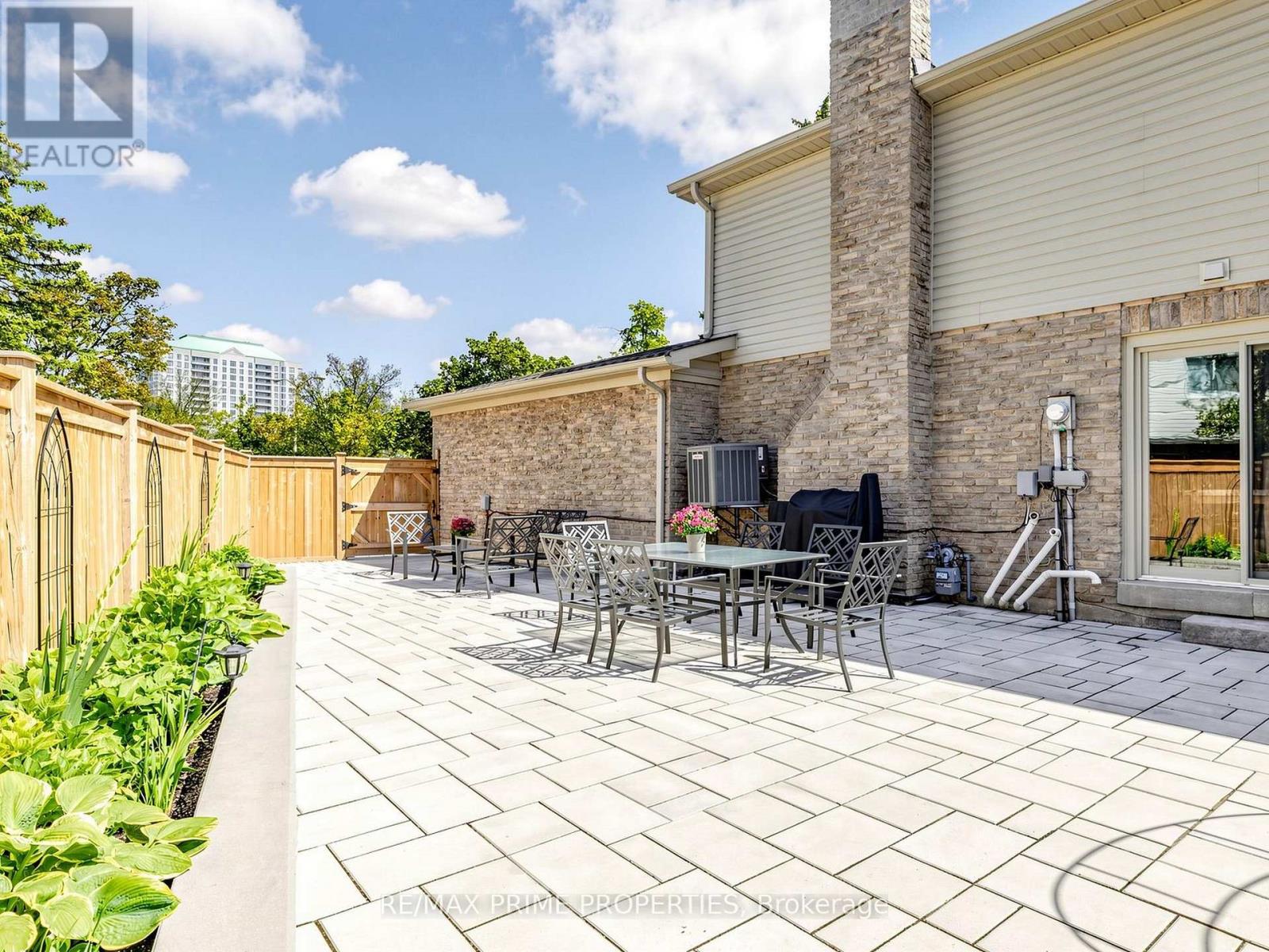 19 POST HORN GROVE - Image 40