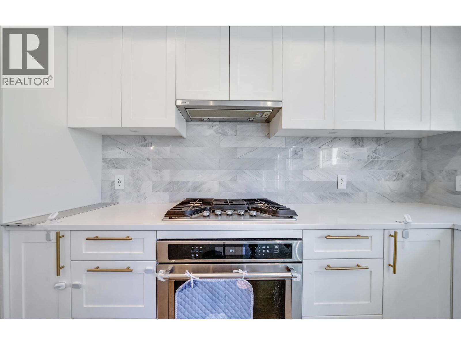 128 4738 HEMLOCK WAY, Tsawwassen