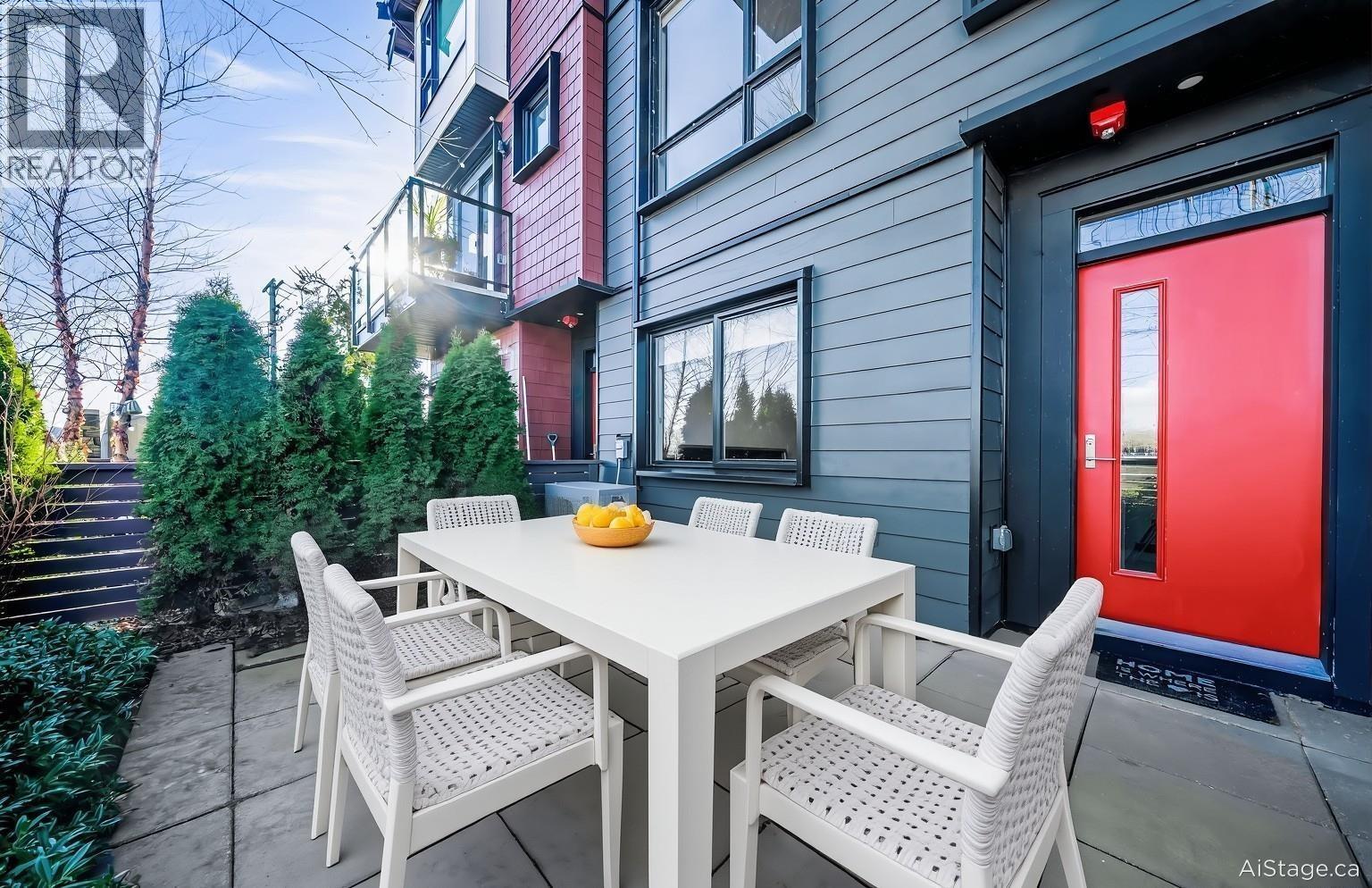 128 4738 HEMLOCK WAY, Tsawwassen