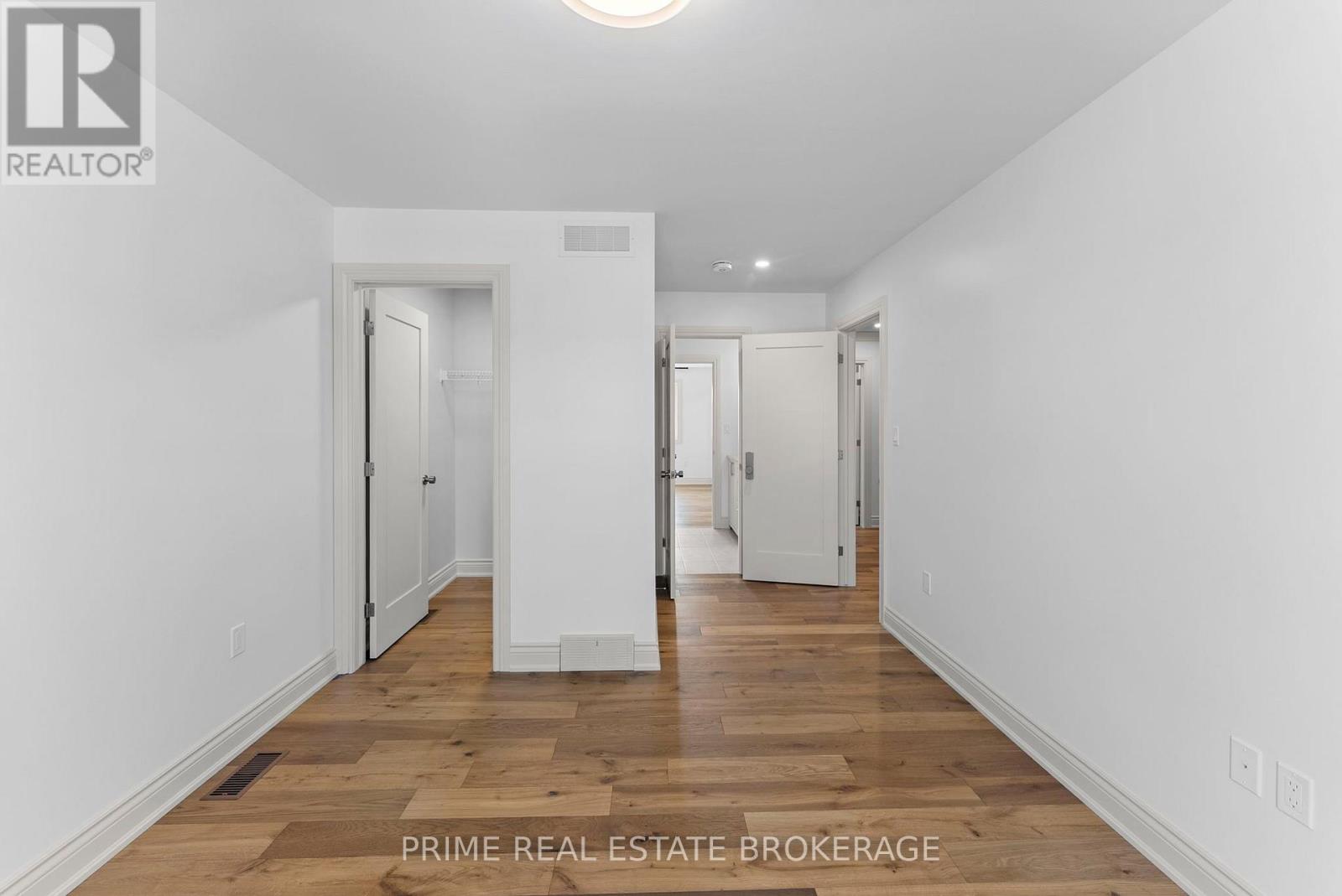 793 VALLEYSTREAM WALK - Image 35