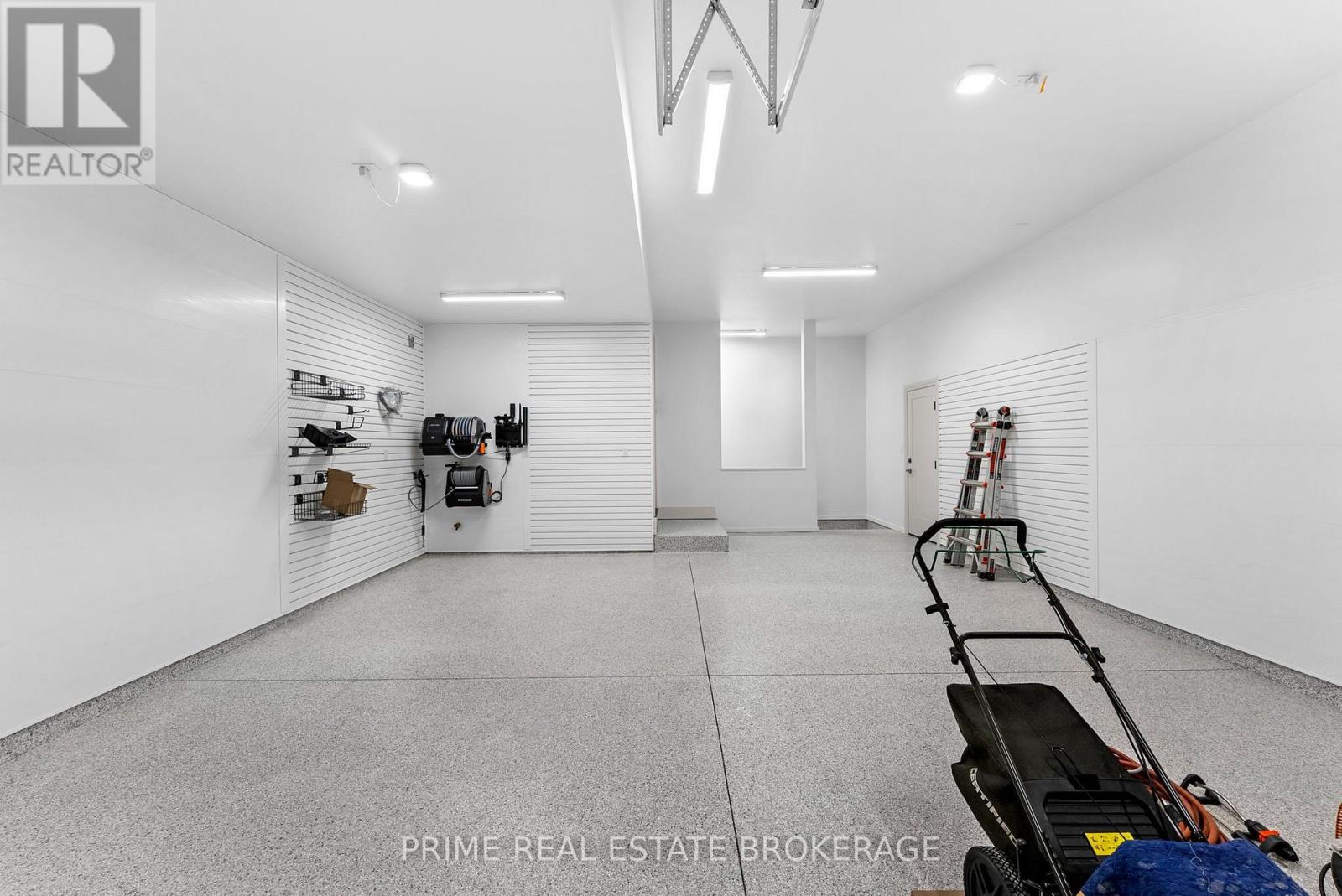 793 VALLEYSTREAM WALK - Image 42