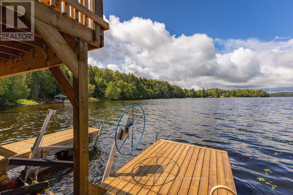 215 SANDWOOD DRIVE - 30