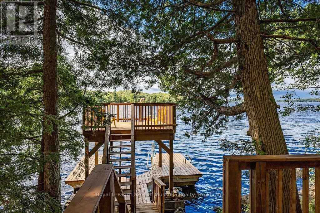 215 SANDWOOD DRIVE - 32