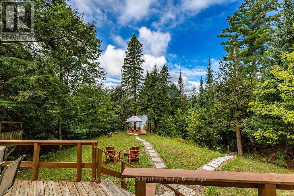 215 SANDWOOD DRIVE - 35