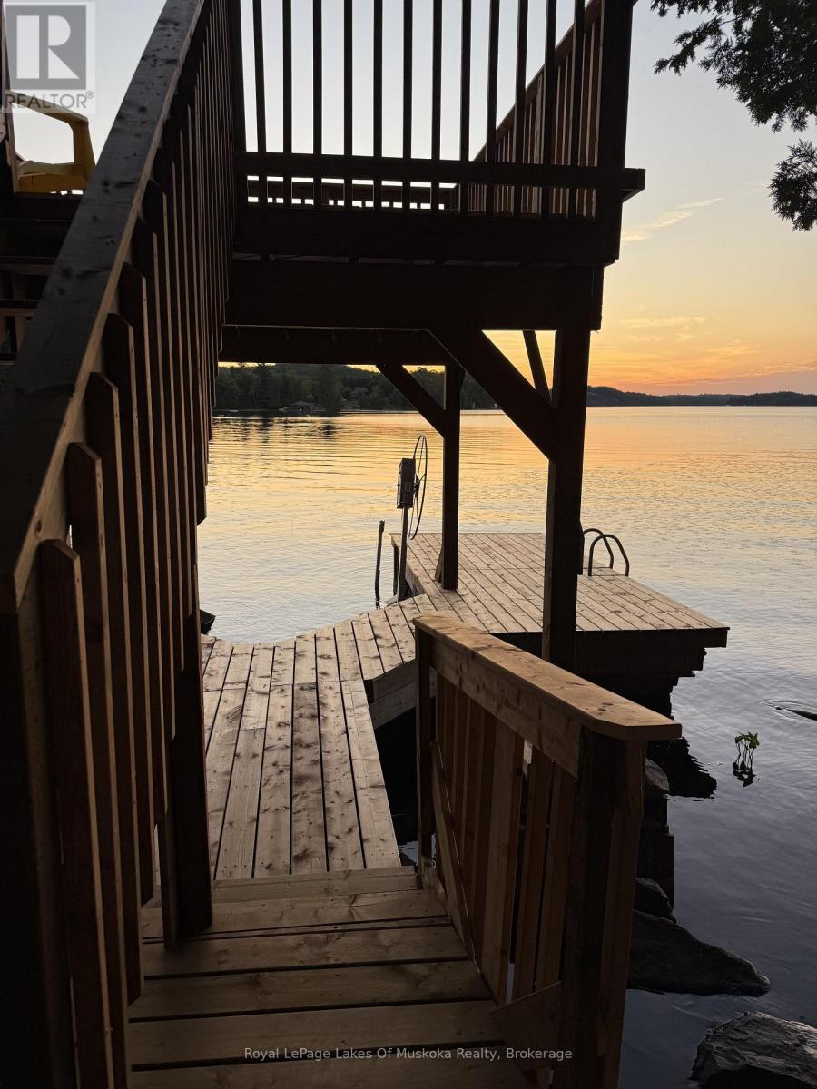 215 SANDWOOD DRIVE - 42
