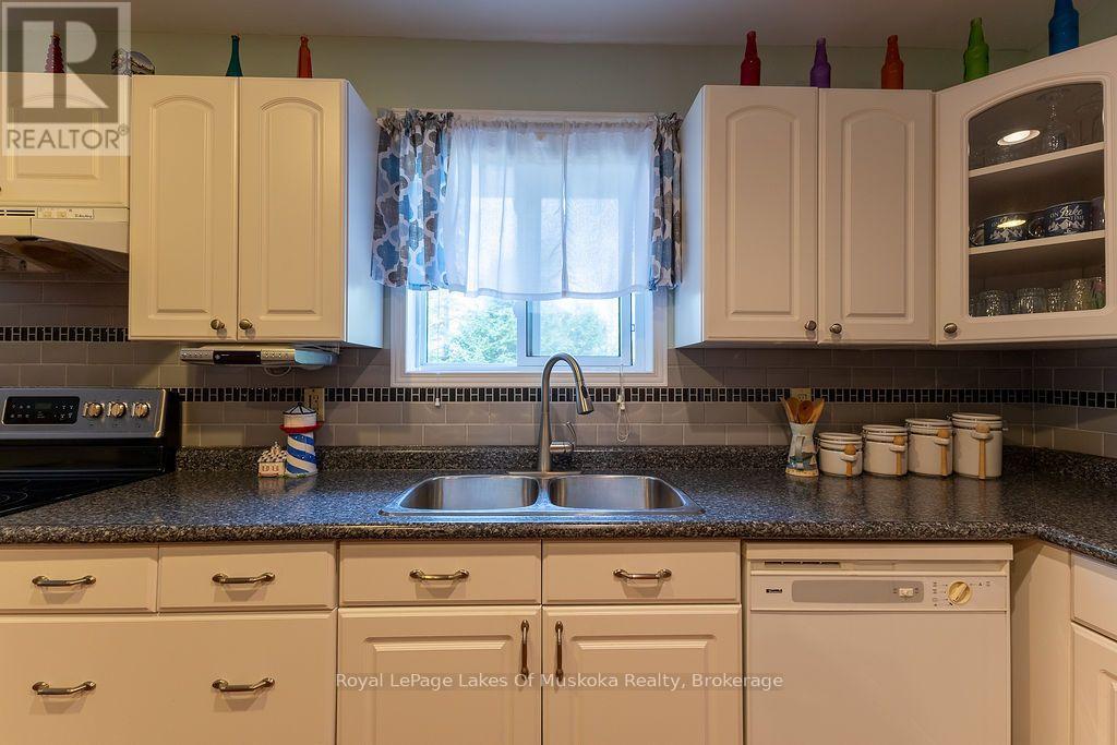 215 SANDWOOD DRIVE - 5