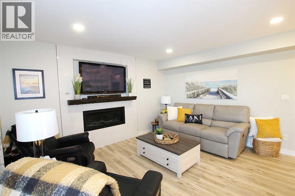 Listing photo – 108 Marina Bay Court, Sylvan Lake