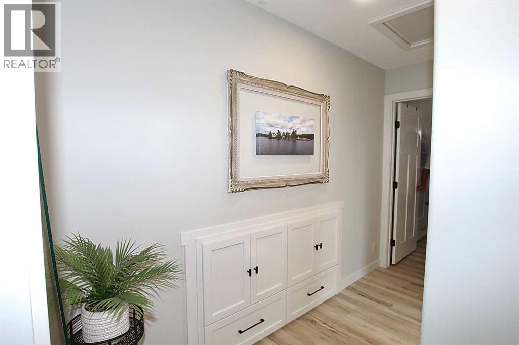Listing photo – 108 Marina Bay Court, Sylvan Lake