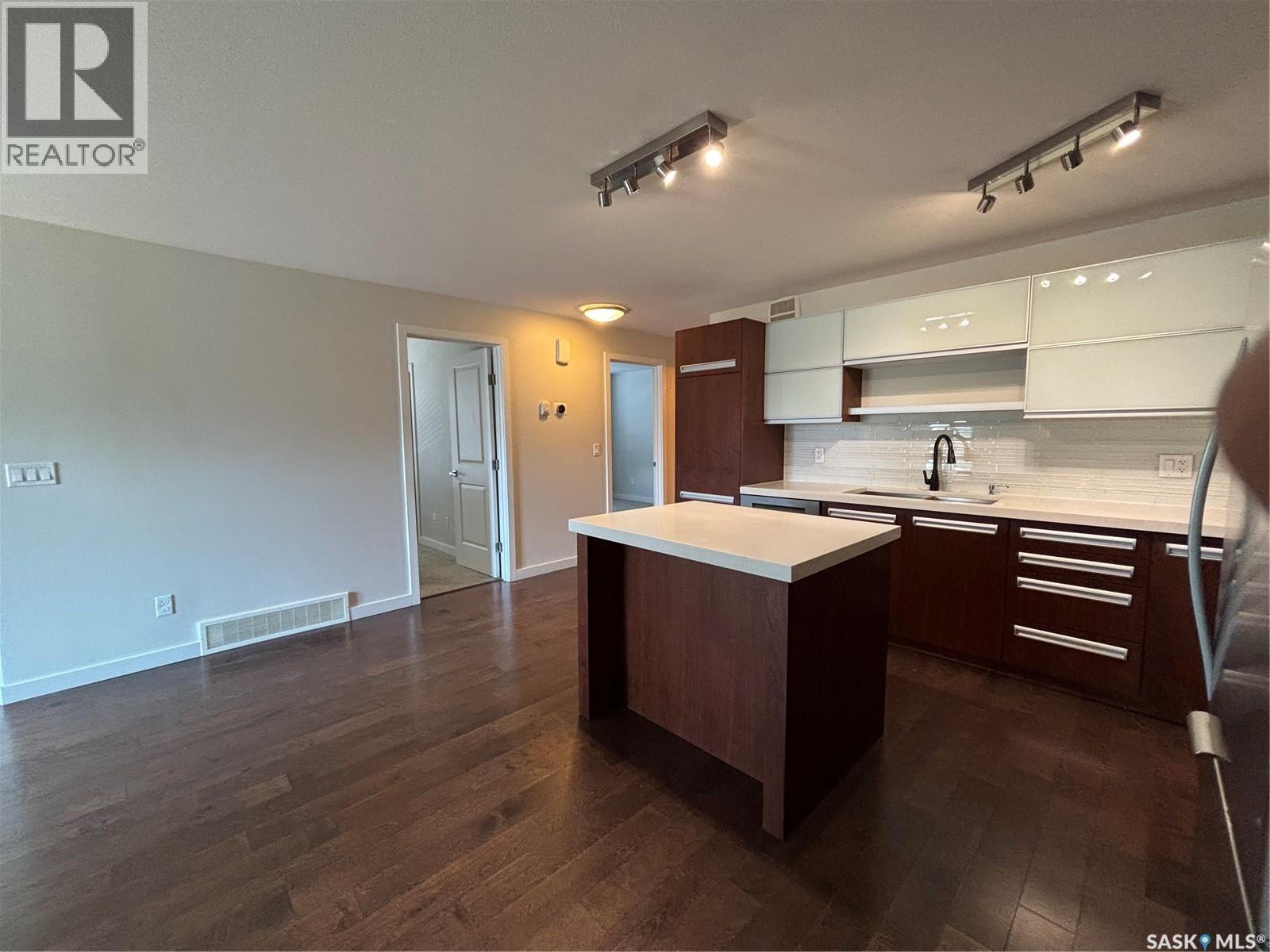 #121 2315 McClocklin ROAD - 11