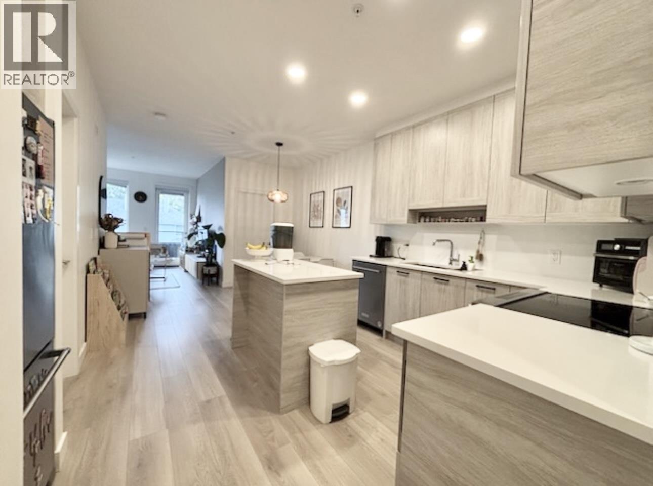 317 7579 16TH STREET, Burnaby