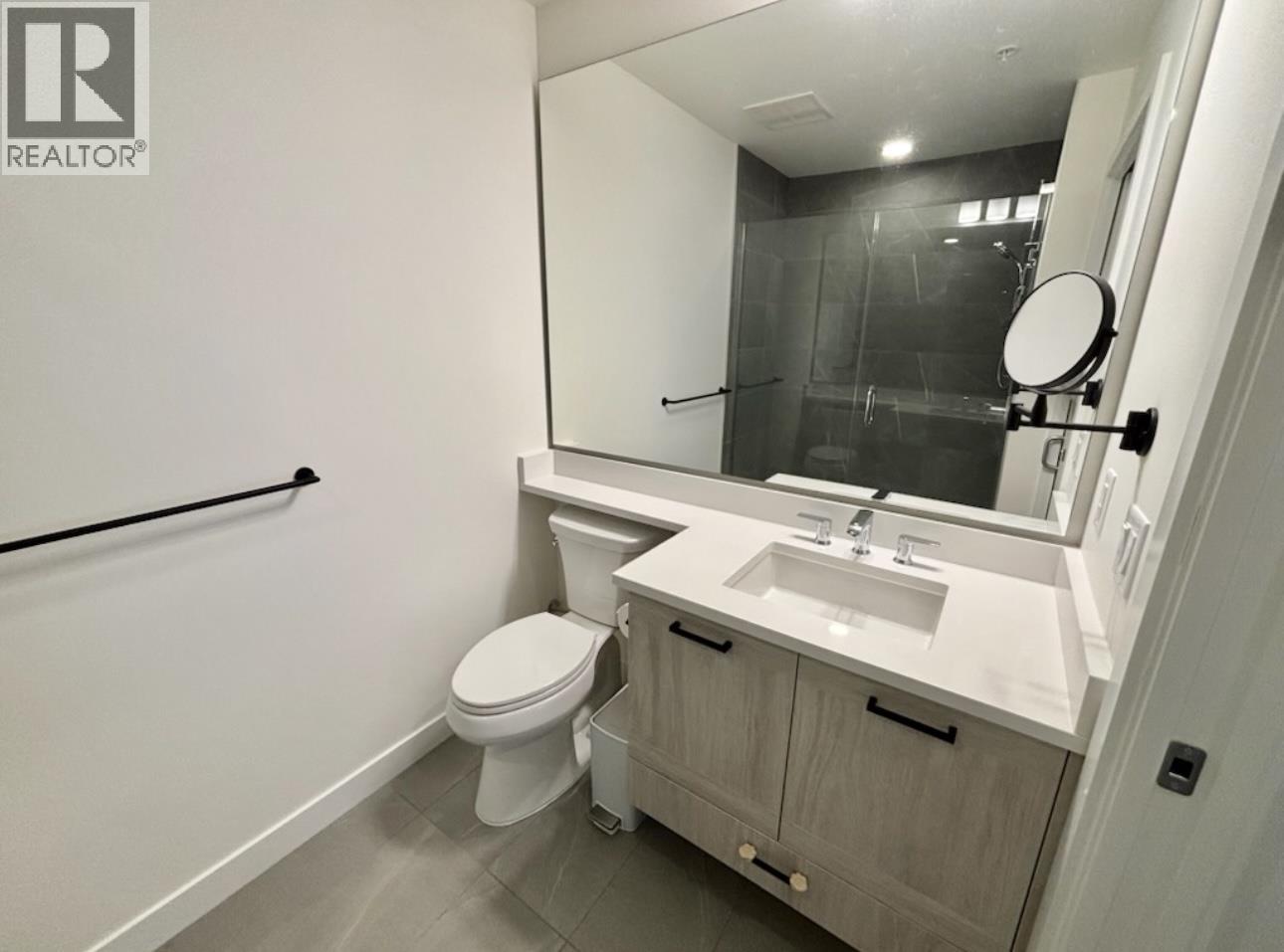 317 7579 16TH STREET, Burnaby