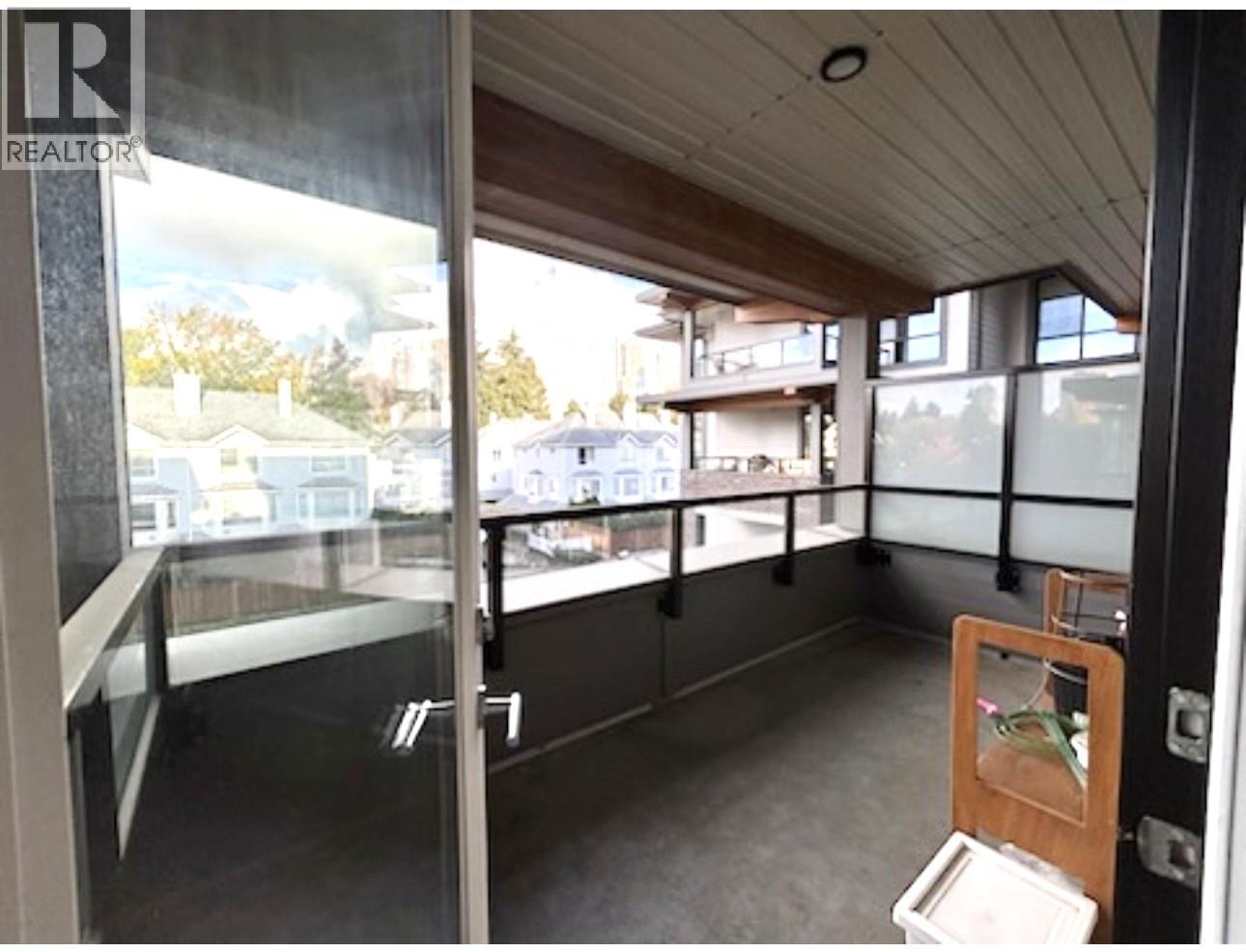 317 7579 16TH STREET, Burnaby