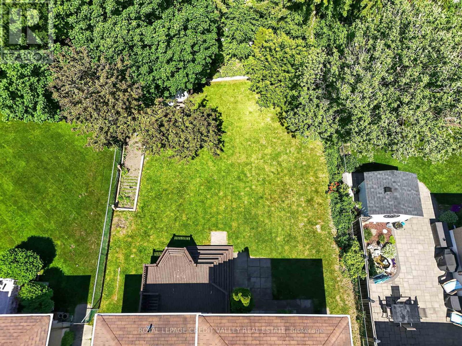 32 FARMINGTON DRIVE - 49