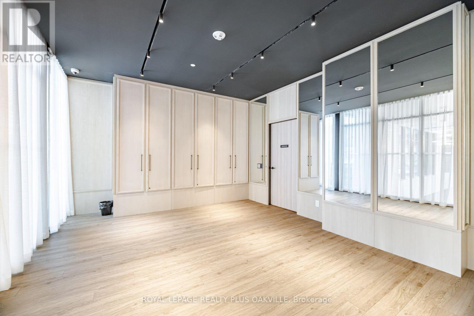 #1509 3079 TRAFALGAR ROAD - 30