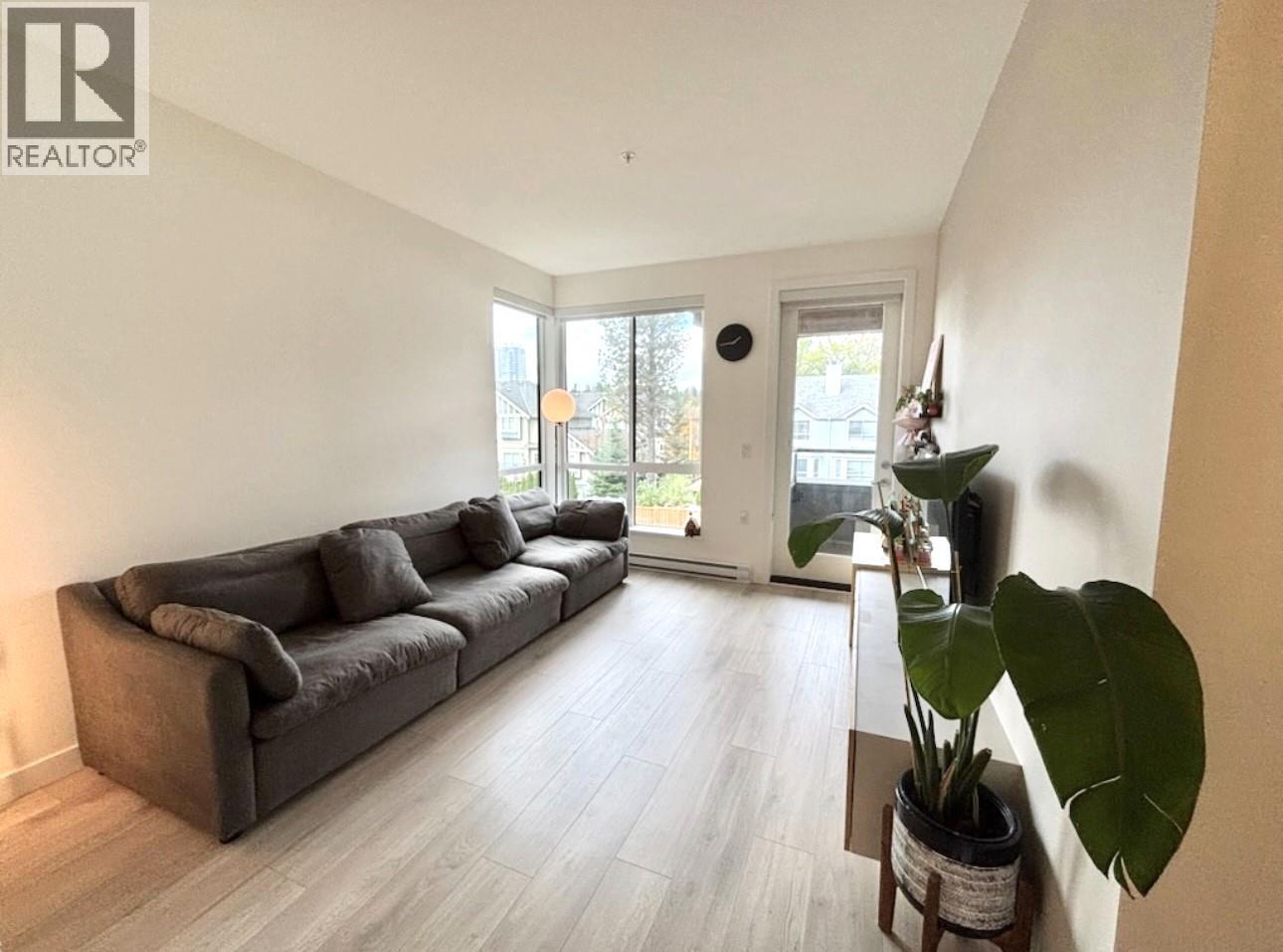 317 7579 16TH STREET, Burnaby