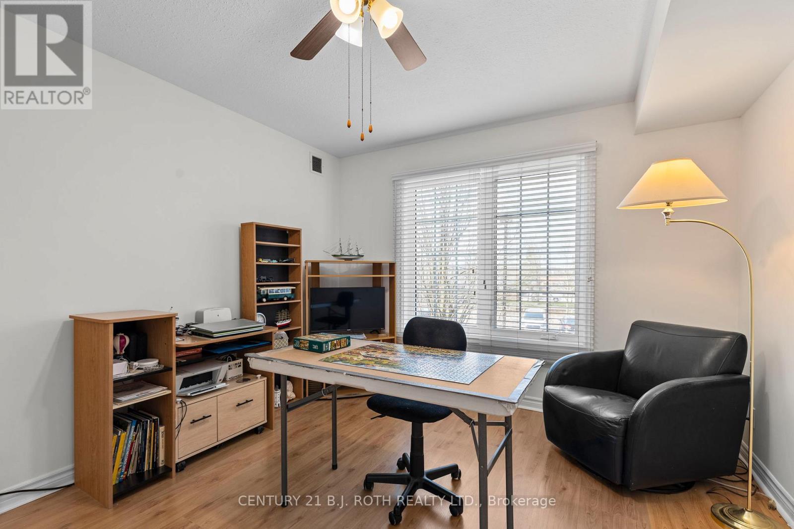 #209 49 JACOBS TERRACE - 14