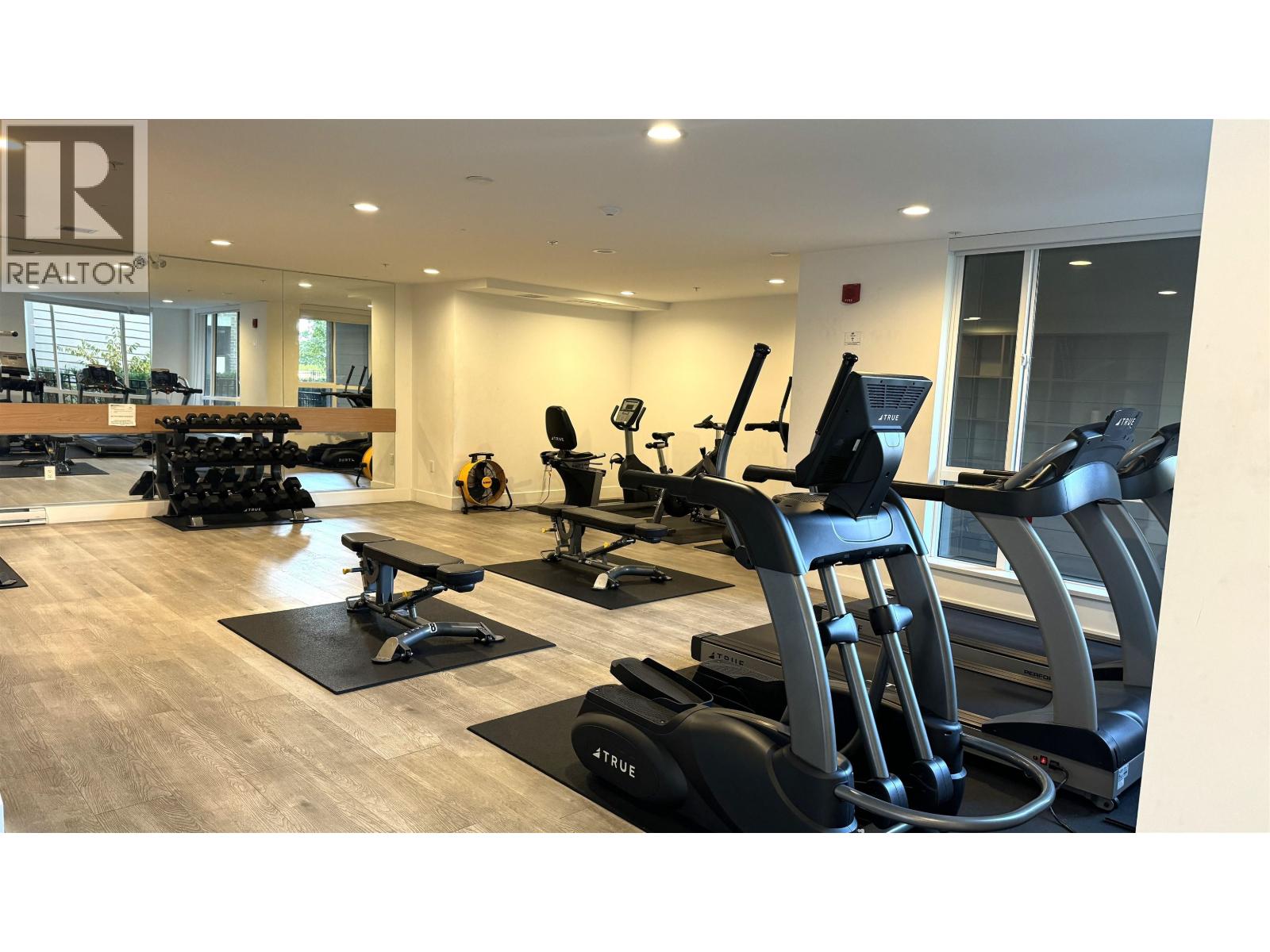 317 7579 16TH STREET, Burnaby