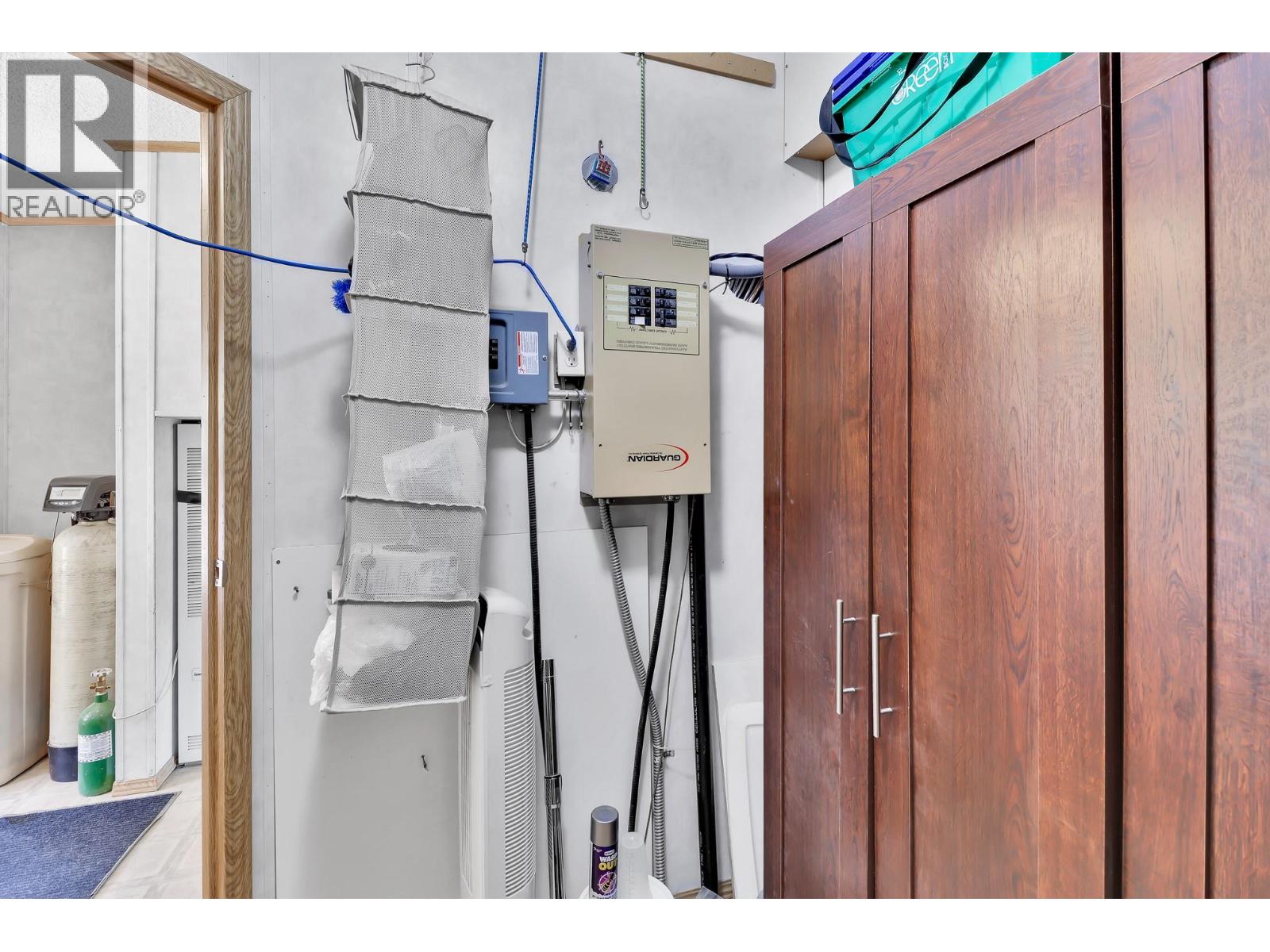 5562 HA HA CREEK Road - Image 35