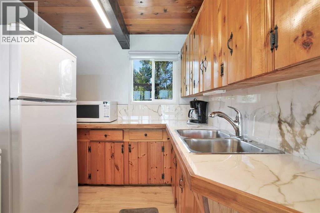 Listing photo – 57 Grand Avenue, Norglenwold